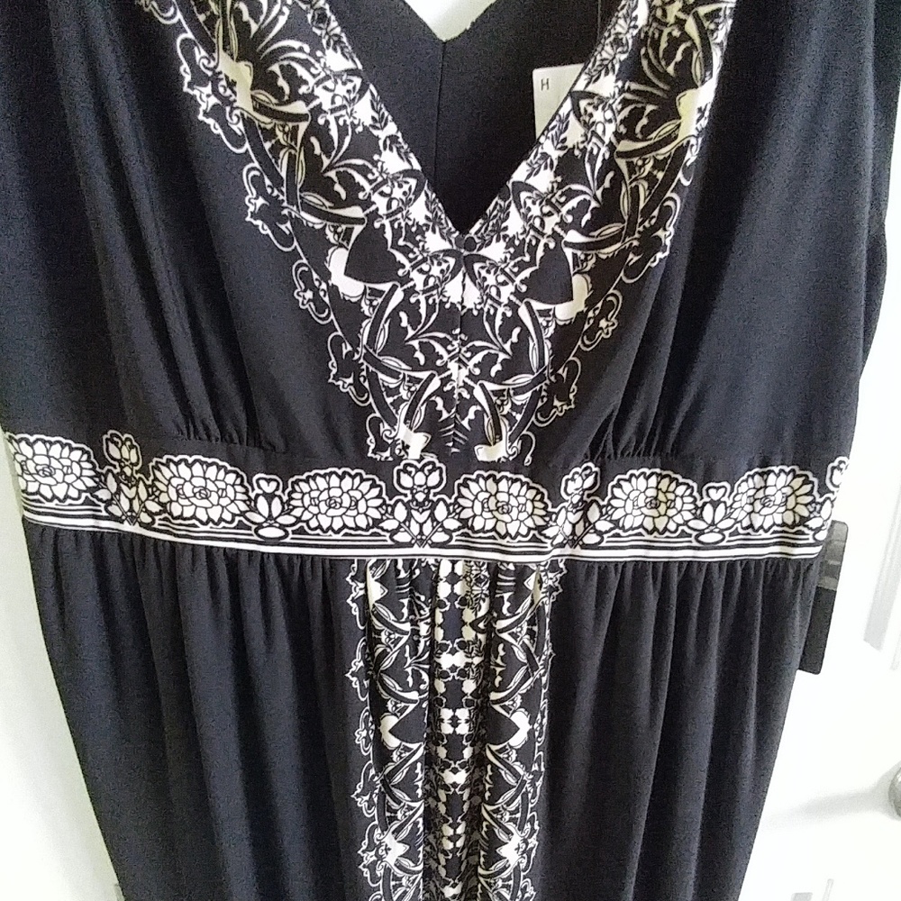 Soho Apparel black white print v neck dress 14 - Picture 3 of 5